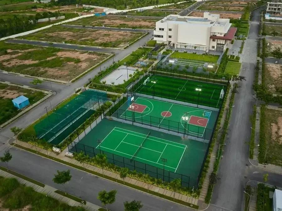 Vaishnavi One Life Plots plots